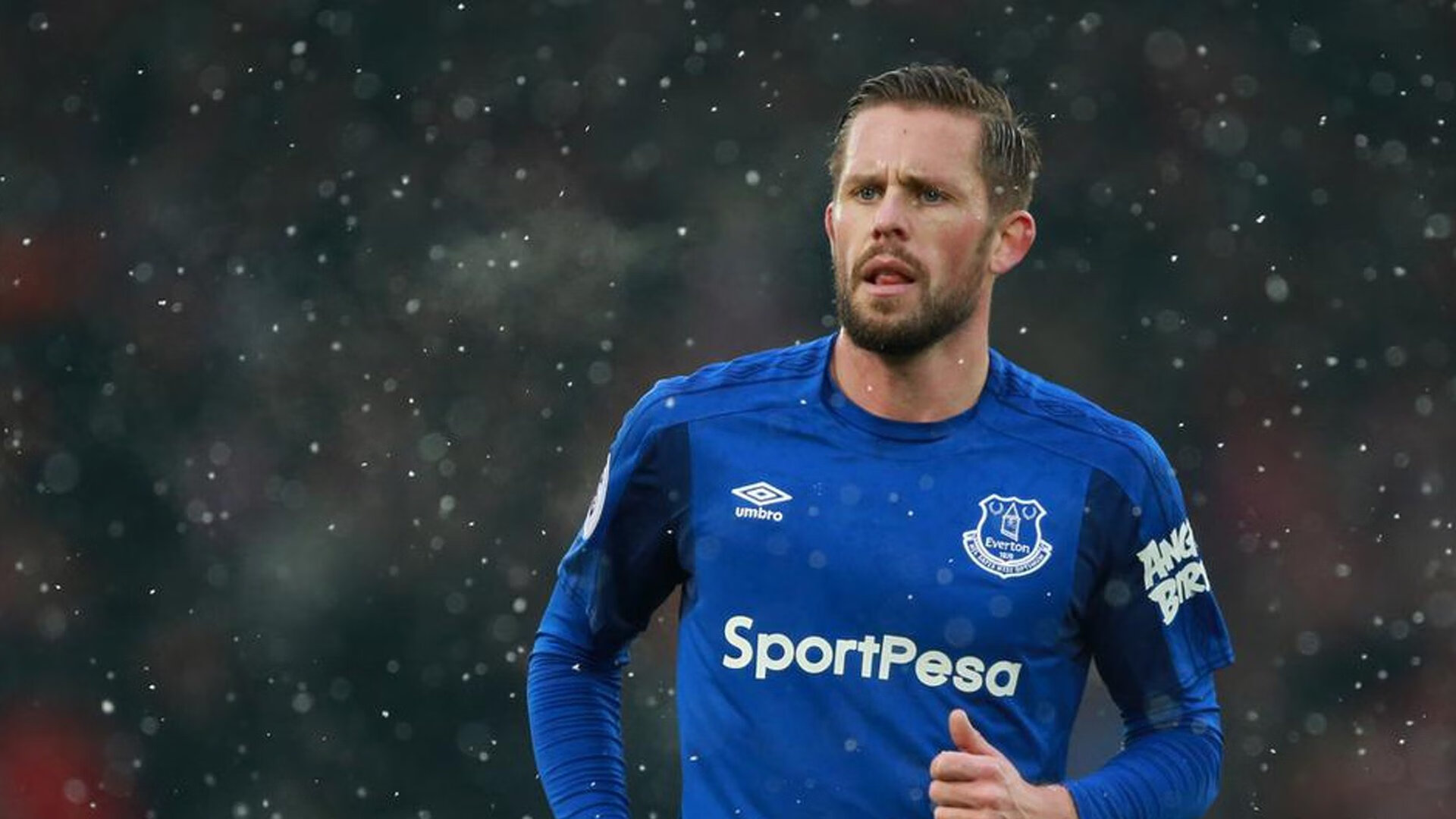 AYX体育-雷霆球员牵头启动“青少年科技篮球营”，雷霆篮球队的球星